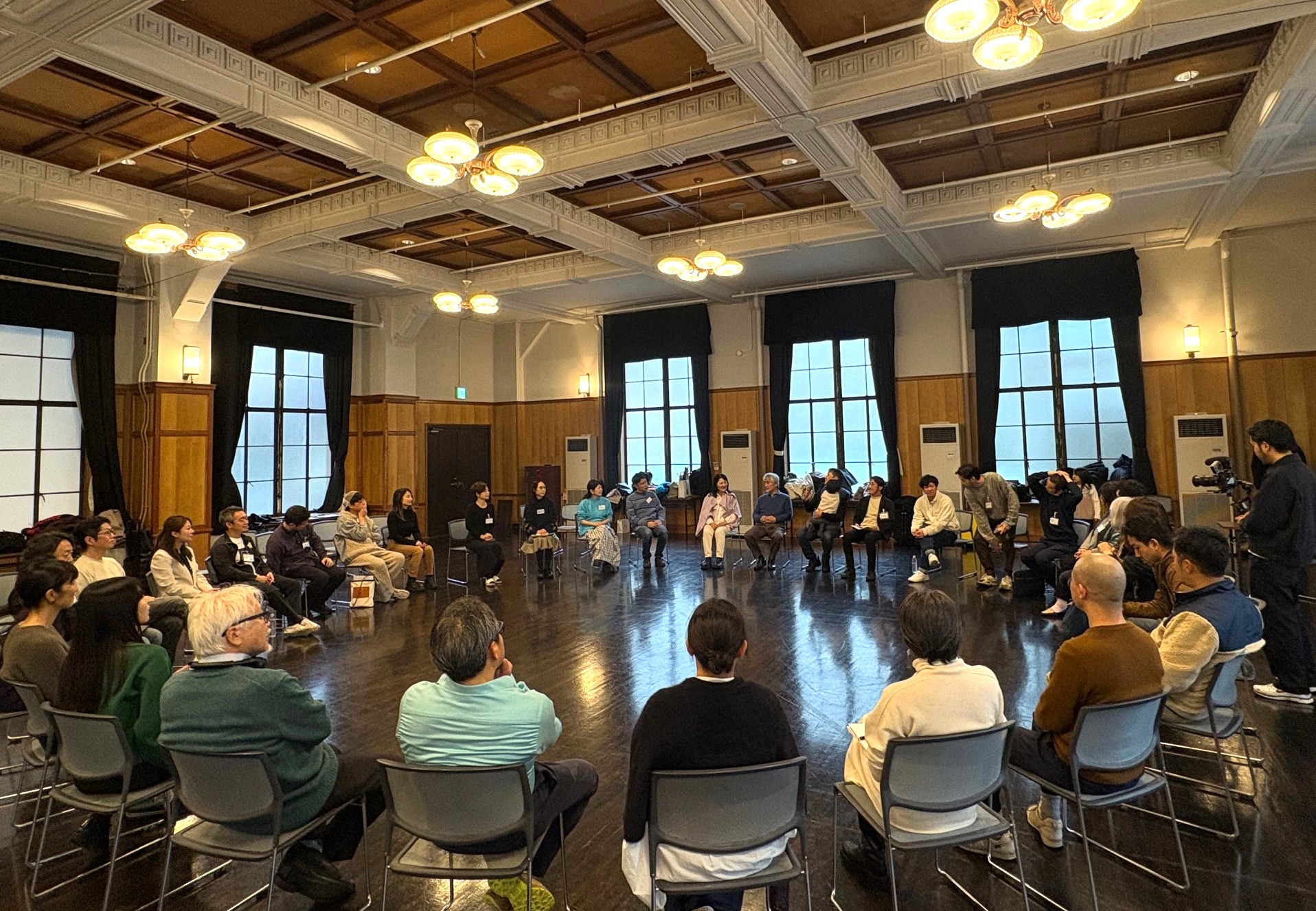 第1回「人間本来の学びを中心にした社会をつくる、ゴリラ的カンファレンス」教育シンポジウム